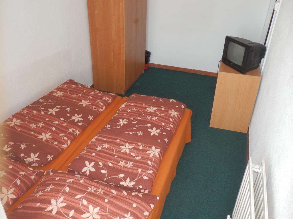 Ubytovna Pod Mostem Ostrava Cameră foto